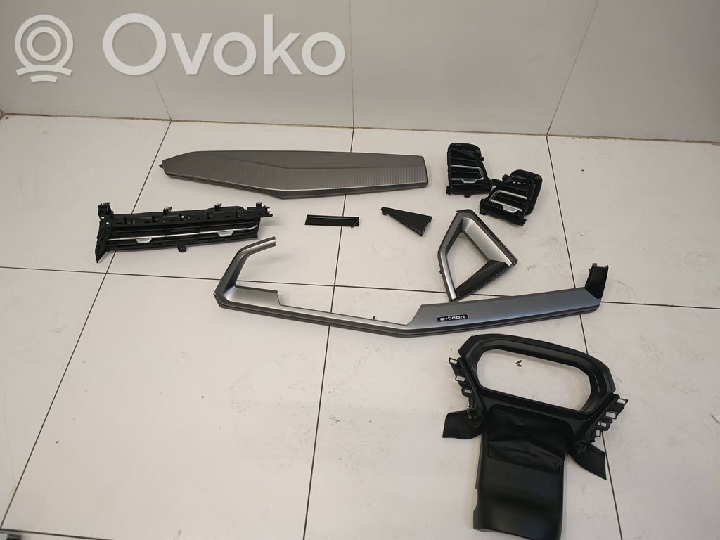 Audi Q4 e-tron Dysze / Kratki nawiewu deski rozdzielczej 