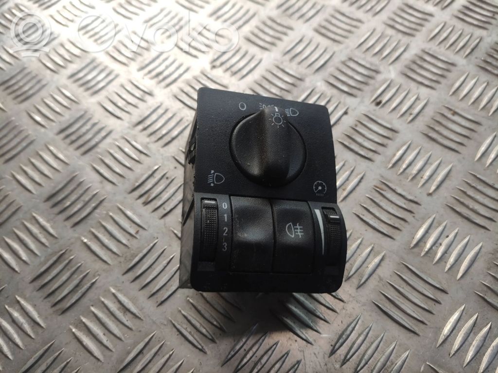 Opel Astra G Light switch 