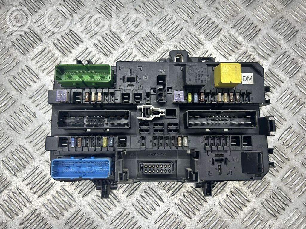 Opel Astra H Fuse module 