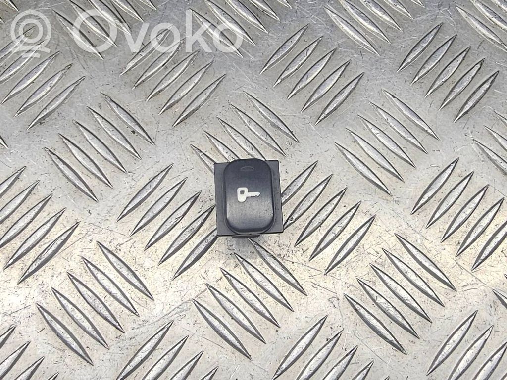 Peugeot 607 Central locking switch button 