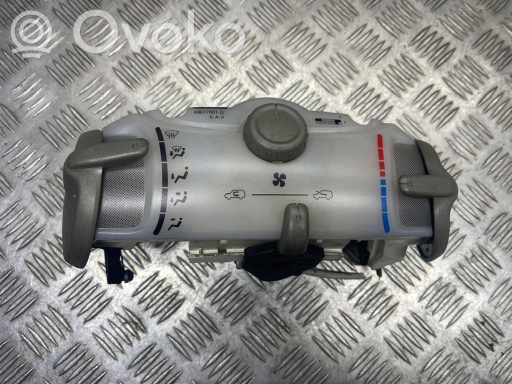 Toyota Aygo AB10 Climate control unit 