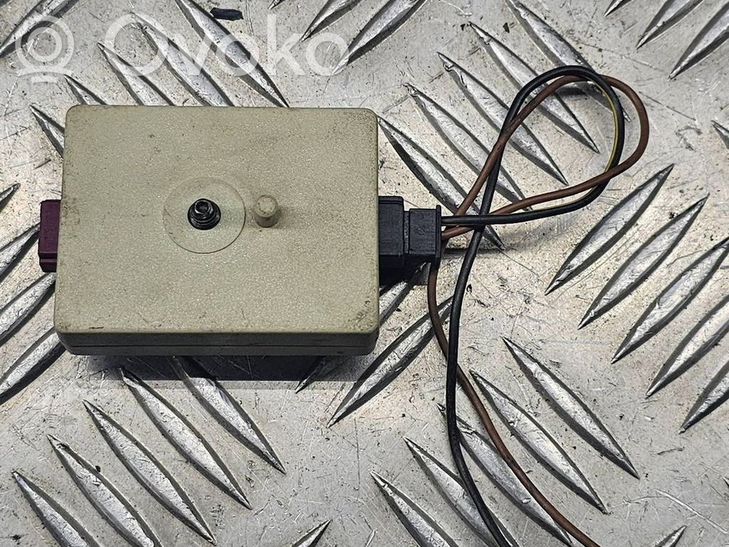 Antenas pastiprinātājs   21367510,9110621