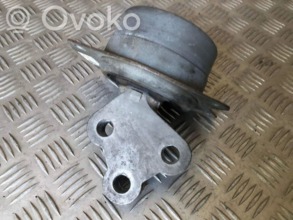 Opel Insignia A Engine mount bracket 