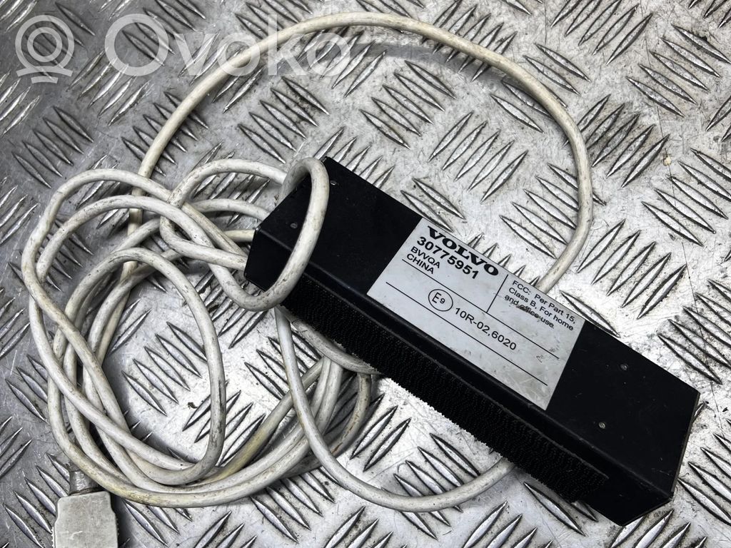 Volvo XC70 iPod connector socket 