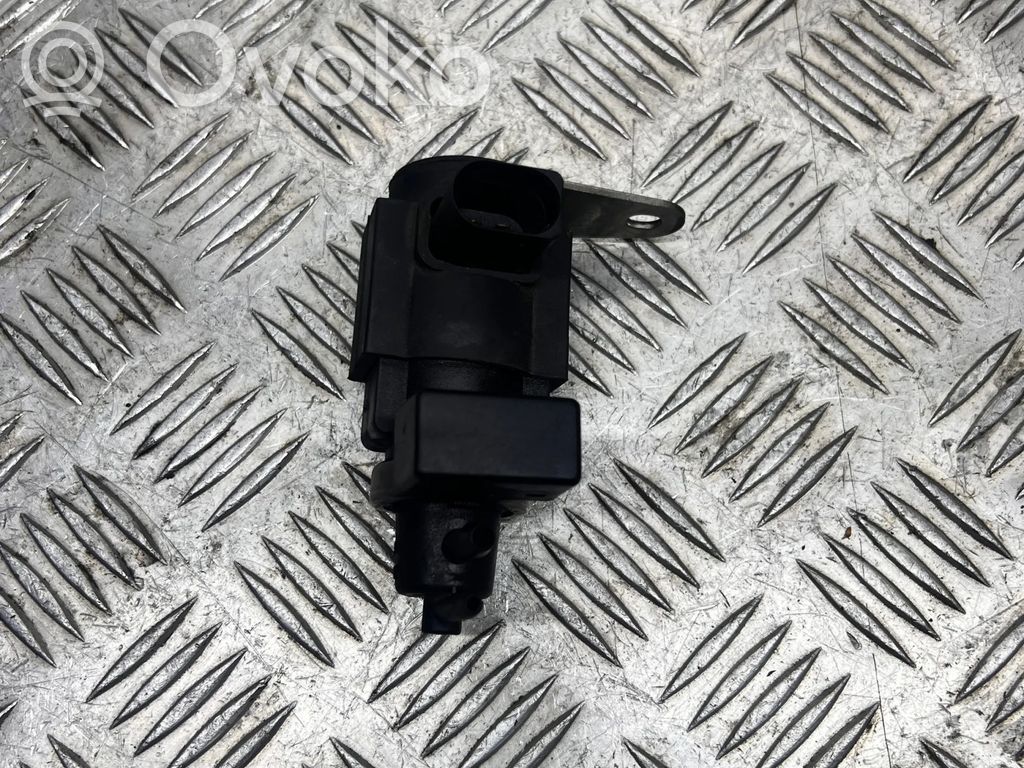 Audi A8 S8 D3 4E Electroválvula del turbo 