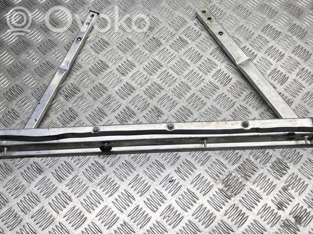 Audi A8 S8 D3 4E Engine mounting bracket 