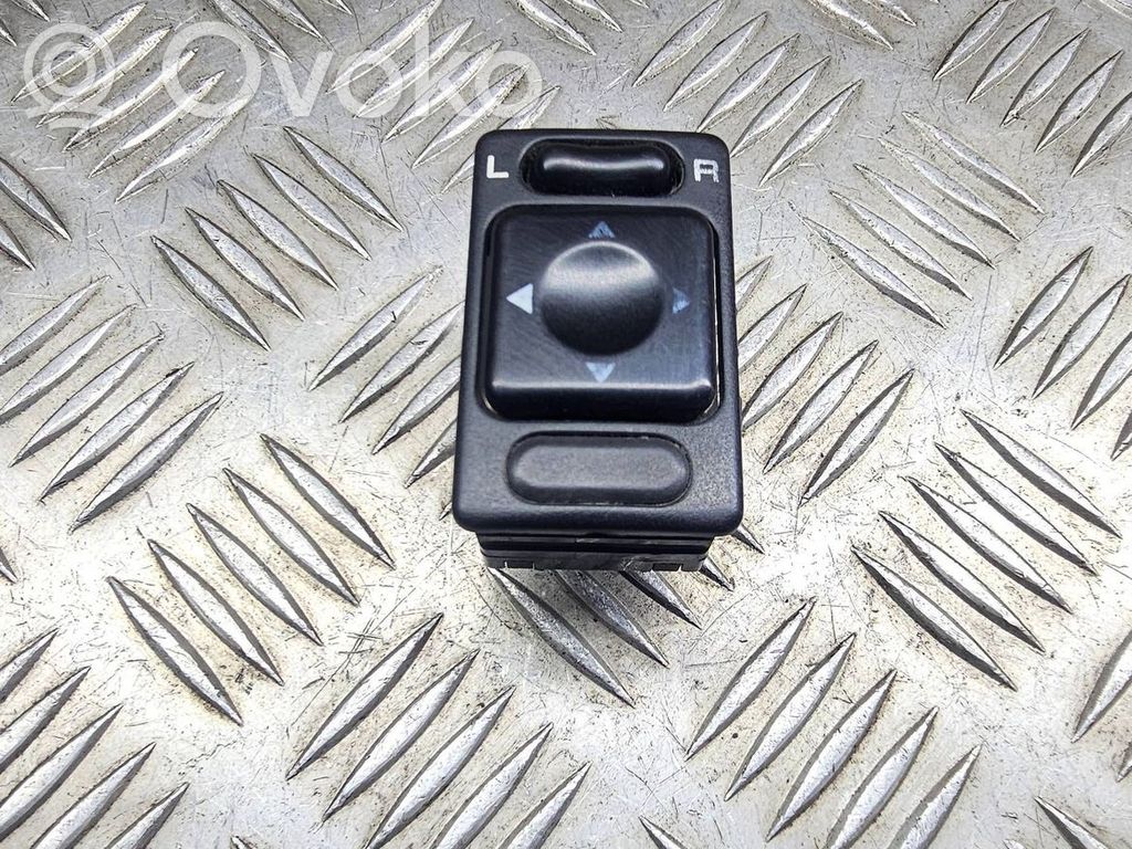 Subaru Forester SF Wing mirror switch 
