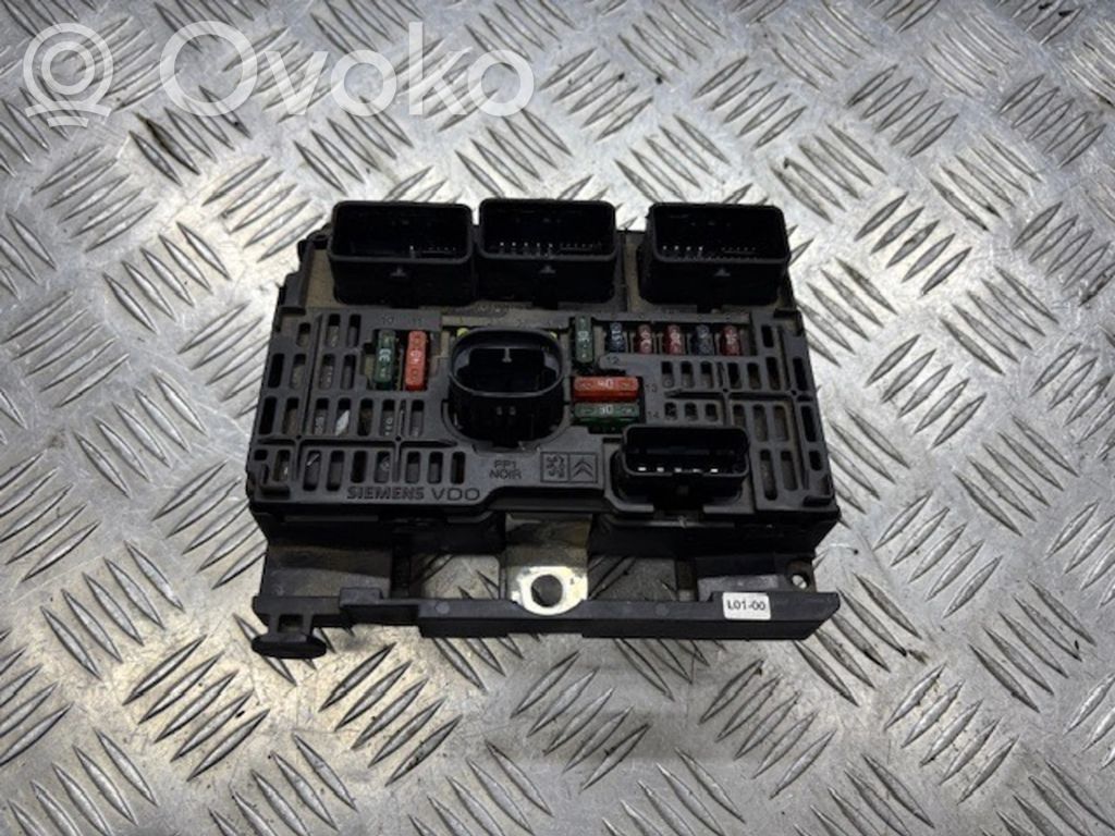 Peugeot 407 Fuse module 