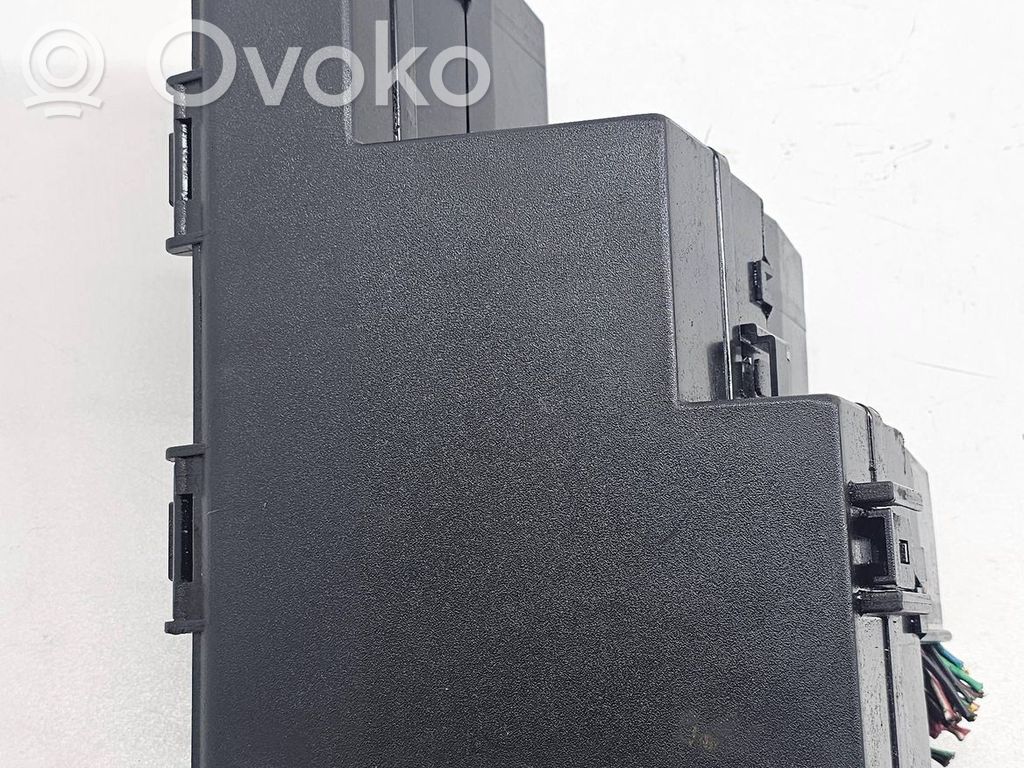 Jaguar S-Type Fuse module 