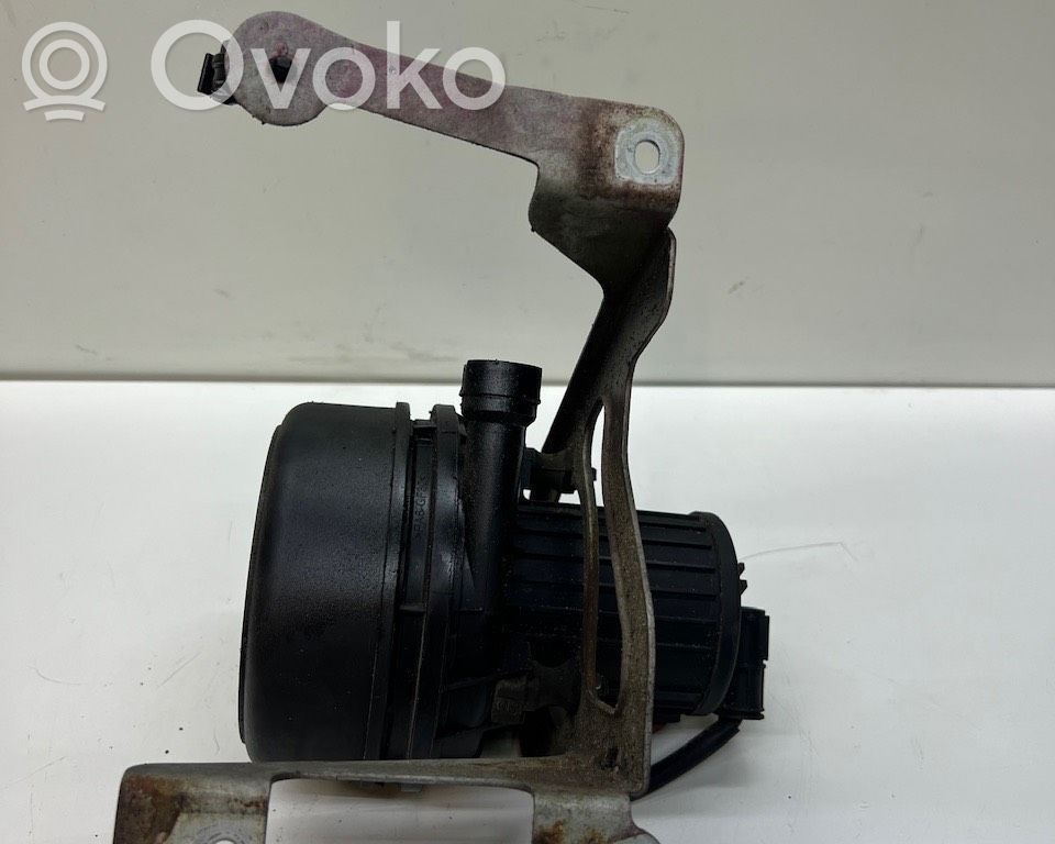 BMW 5 E60 E61 Secondary air pump 