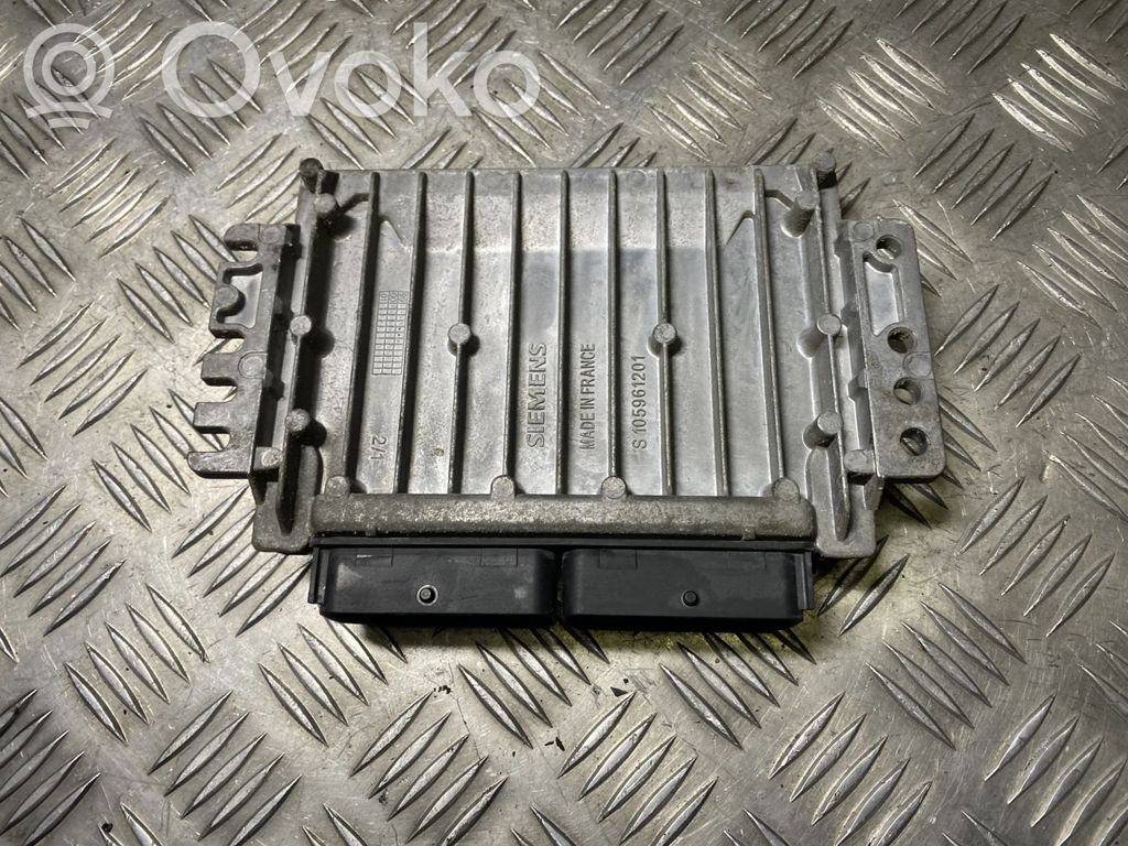 Renault Megane I Engine control unit/module 