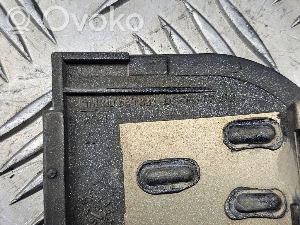Opel Zafira A Zaślepka / Osłona haka holowniczego przednia 
