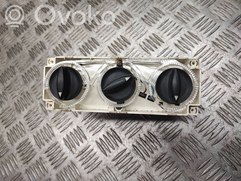 Audi A4 S4 B5 8D Climate control unit 