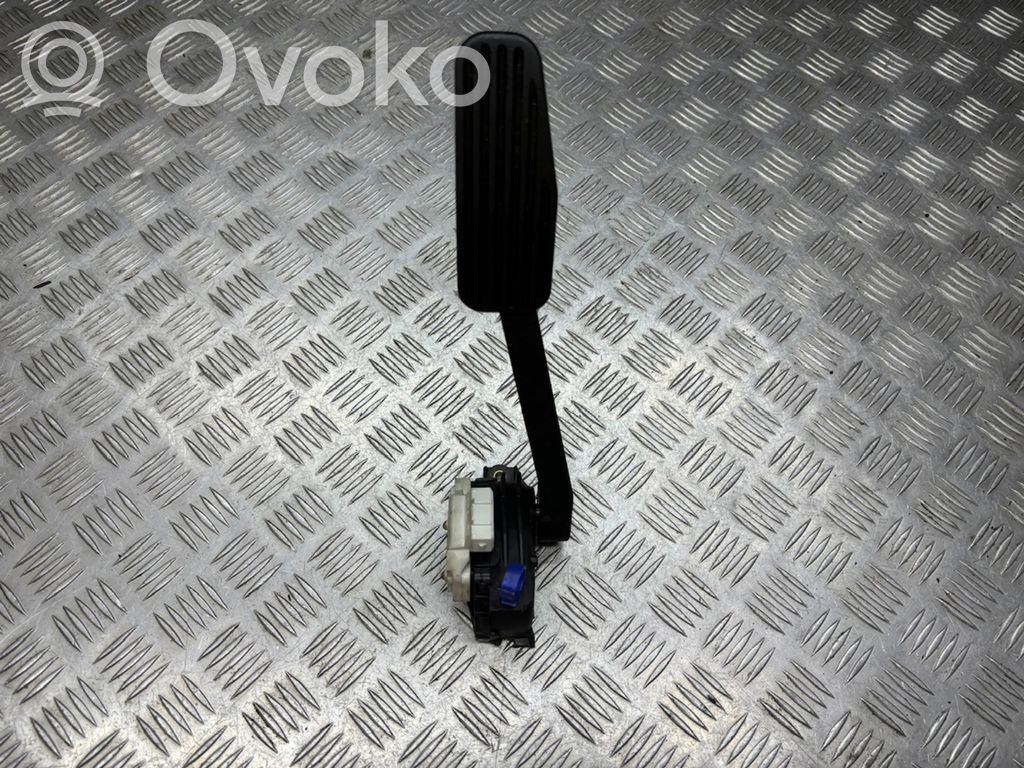 Volvo XC90 Akseleratora pedālis 