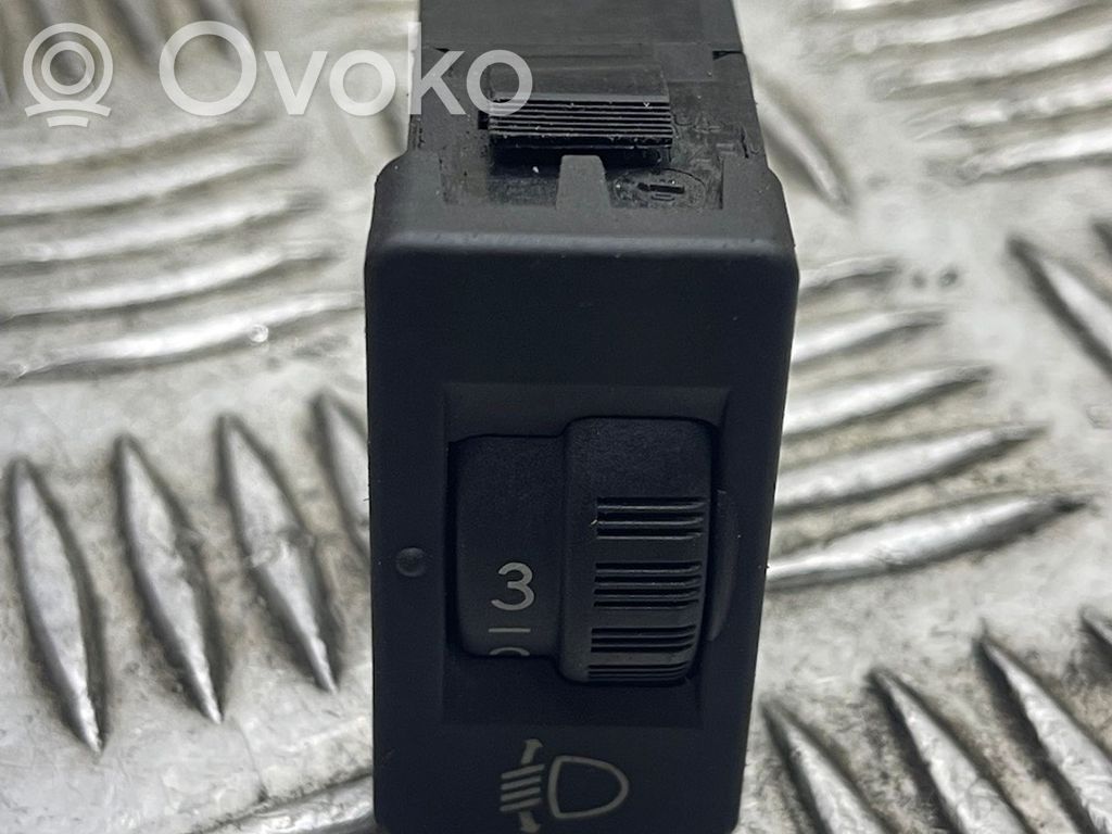 Peugeot 307 Headlight level height control switch 