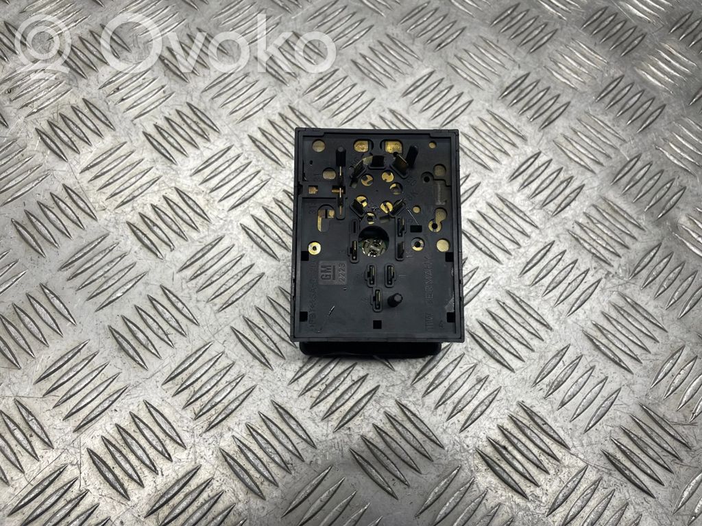 Opel Astra G Light switch 
