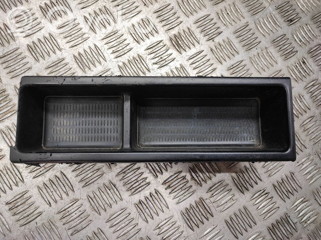 BMW 3 E46 Daiktadėžė centrinės konsolės 