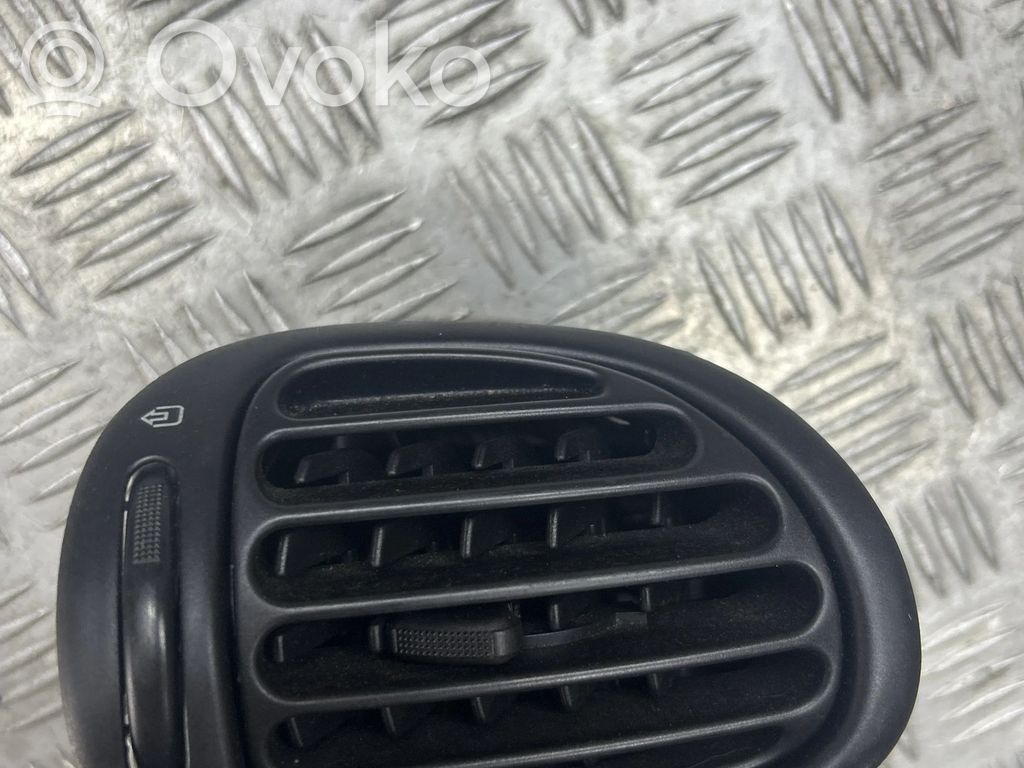 Peugeot 206 Dashboard side air vent grill/cover trim 