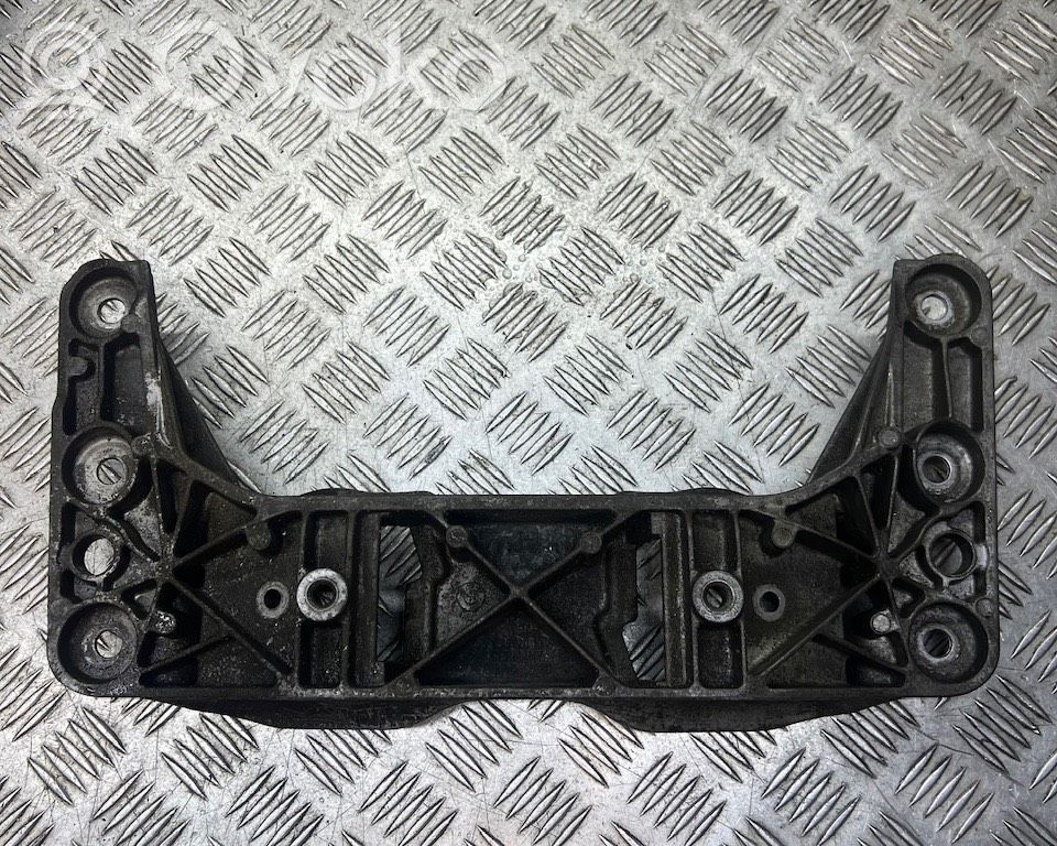BMW 5 E60 E61 Pārnesumkārbas stiprinājuma kronšteins 