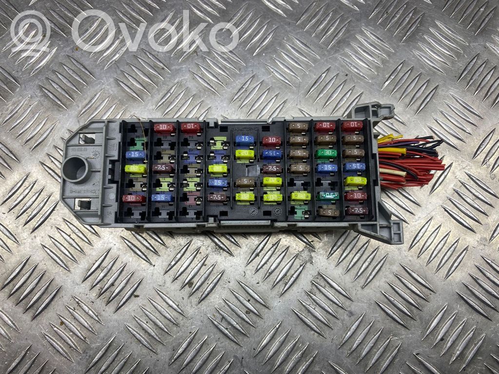 Opel Meriva A Juego de caja de fusibles 