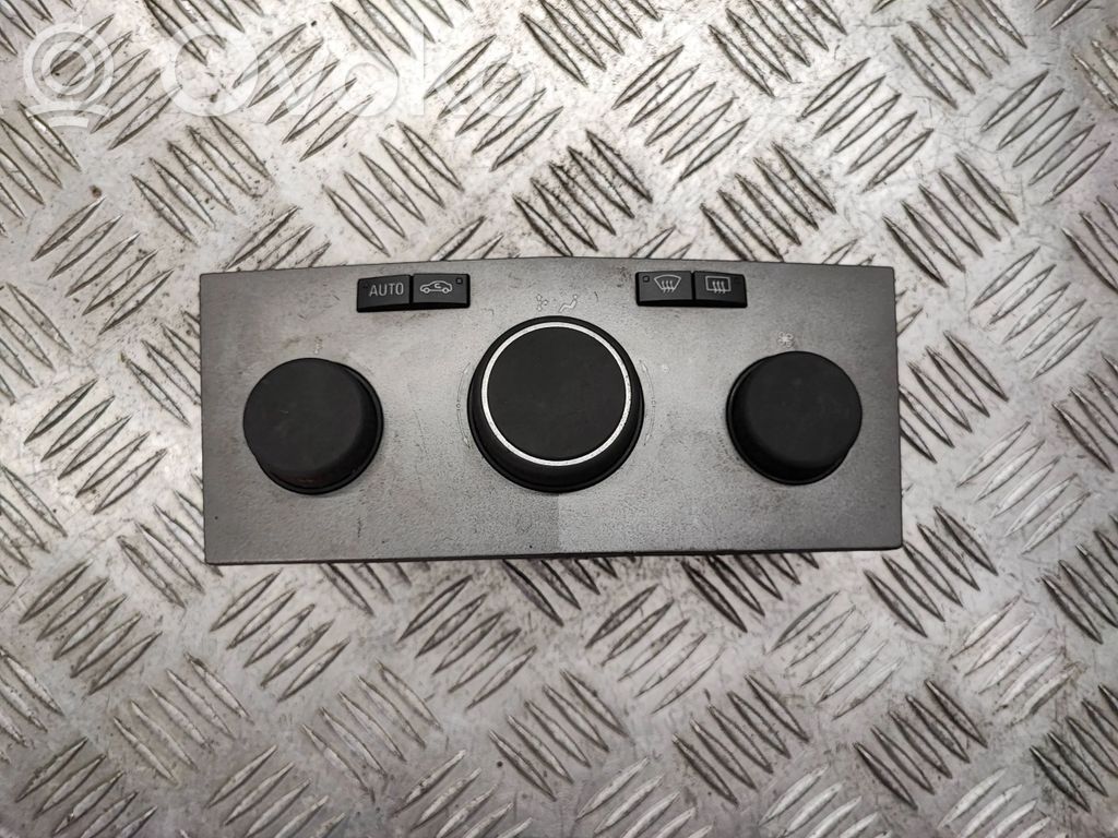 Opel Astra H Climate control unit 