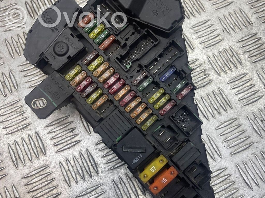 BMW 5 E39 Drošinātāju bloks 