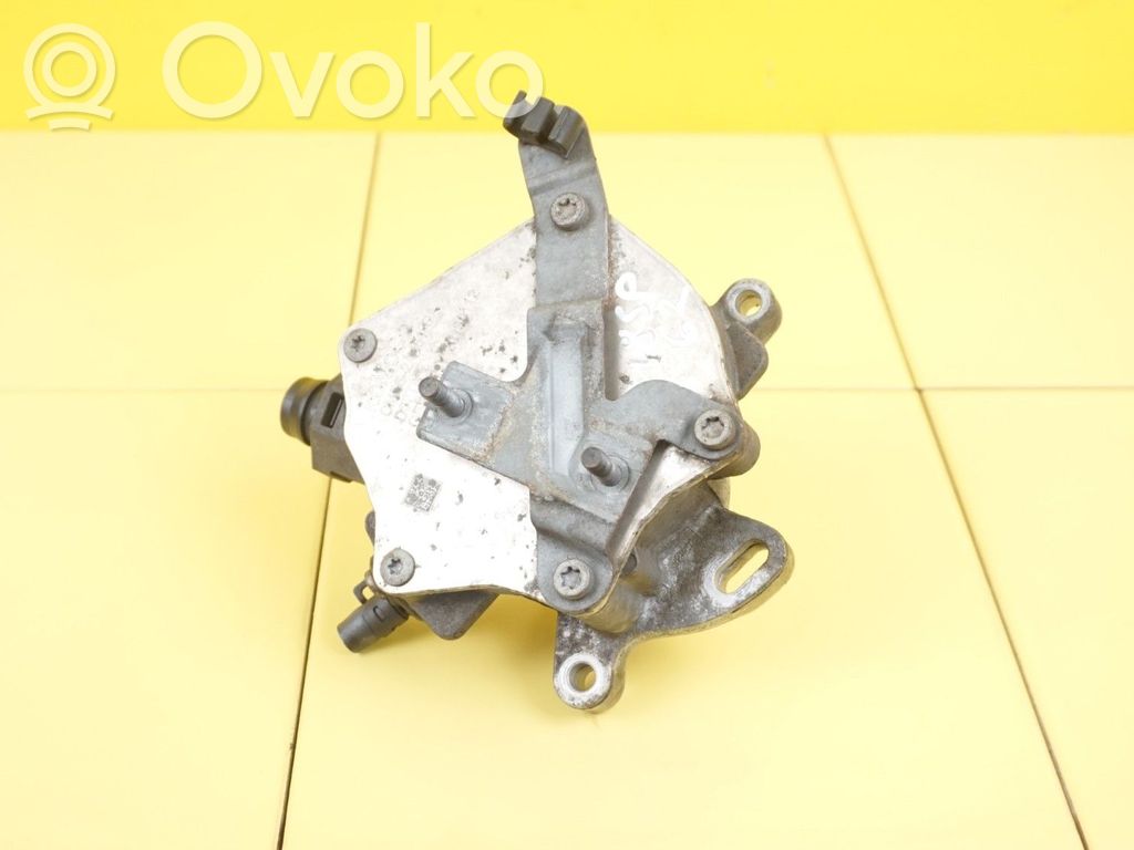 Ford Focus Vacuum pump 