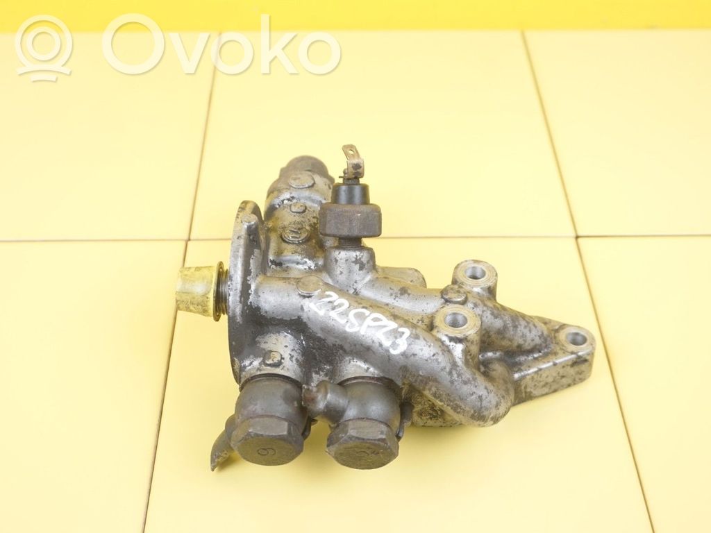Mitsubishi Pajero Oil filter mounting bracket 