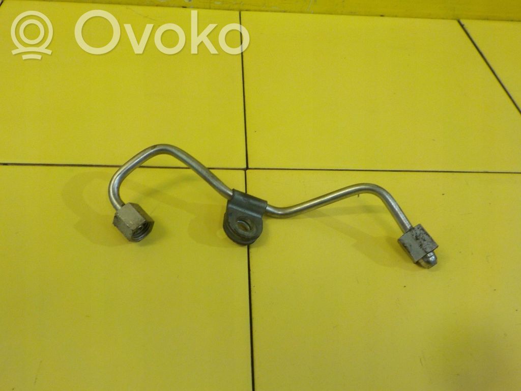 Volkswagen Tiguan Fuel line pipe 