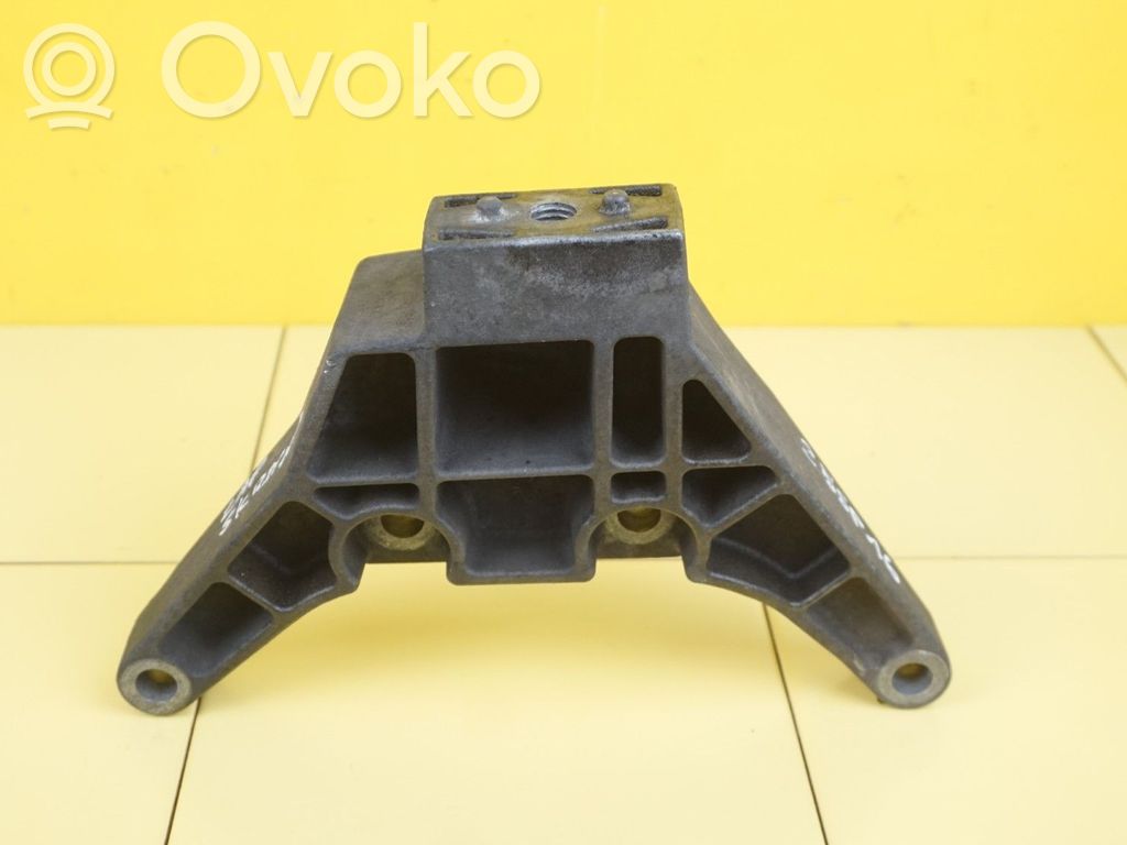Ford S-MAX Gearbox mounting bracket 