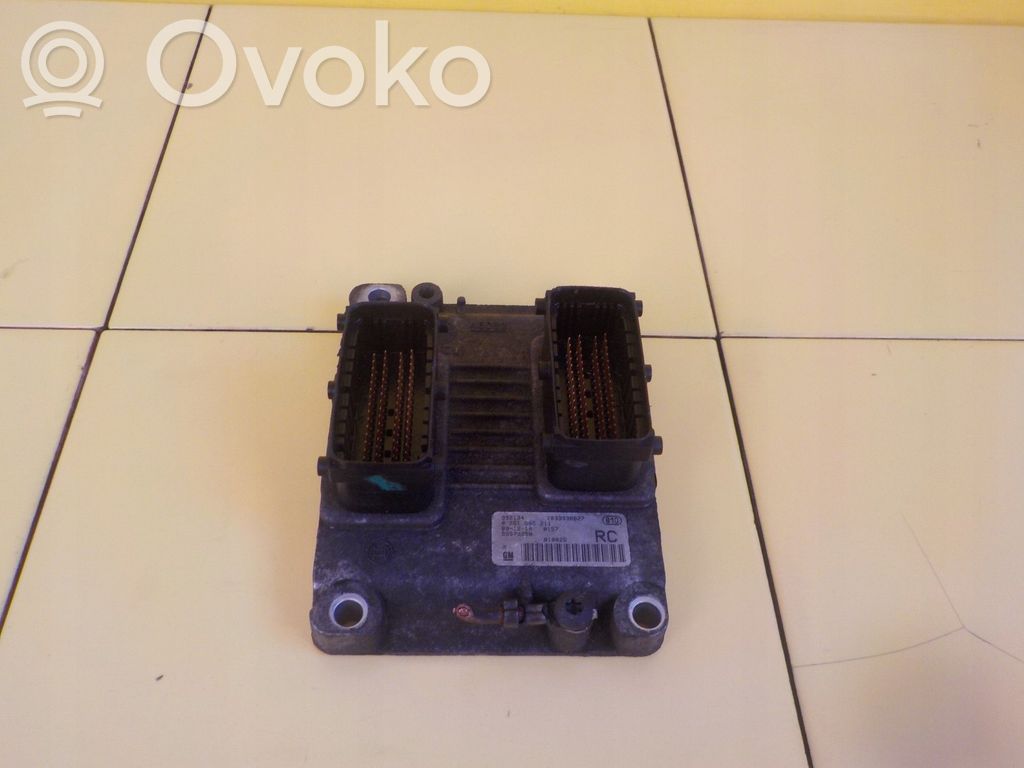 Opel Corsa D Dzinēja vadības bloks 