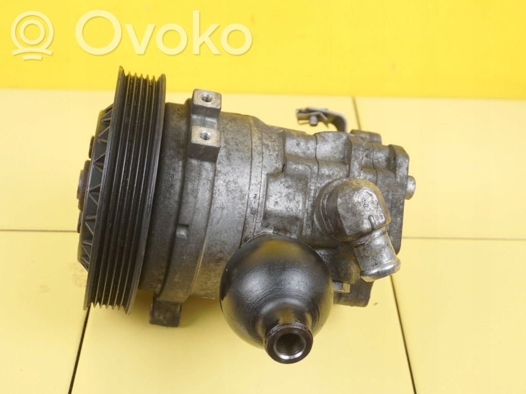 BMW 7 E65 E66 Vairo stiprintuvo siurblys 