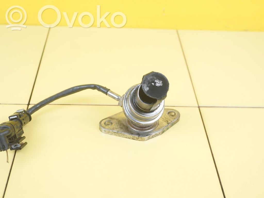 Toyota Avensis T270 EGR valve line/pipe/hose 