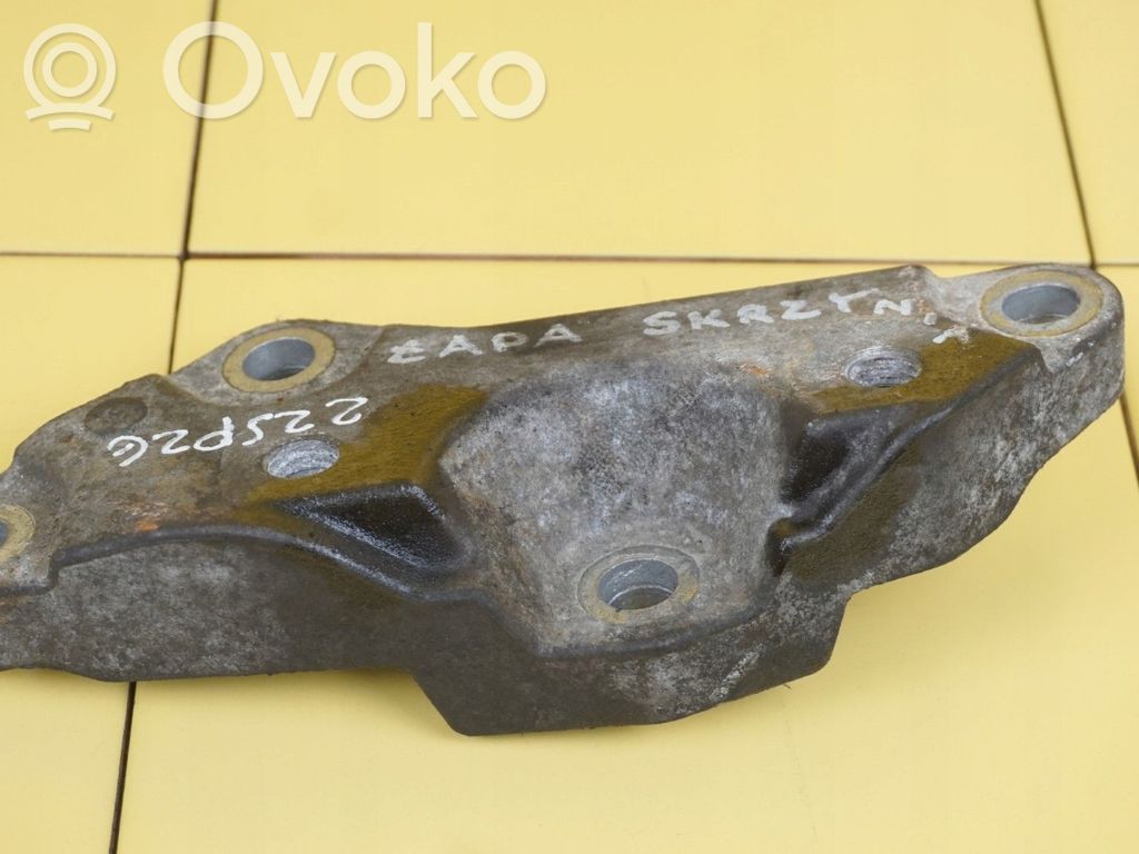 Volvo XC60 Pārnesumkārbas stiprinājuma kronšteins 
