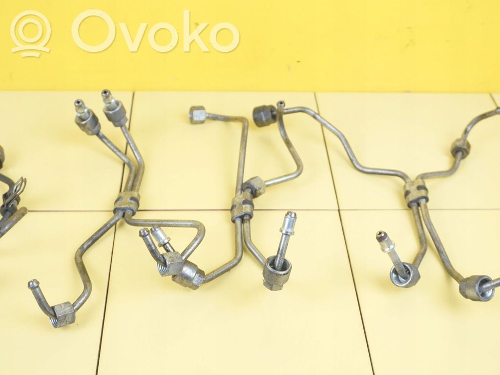 Volvo XC60 Fuel injector supply line/pipe 
