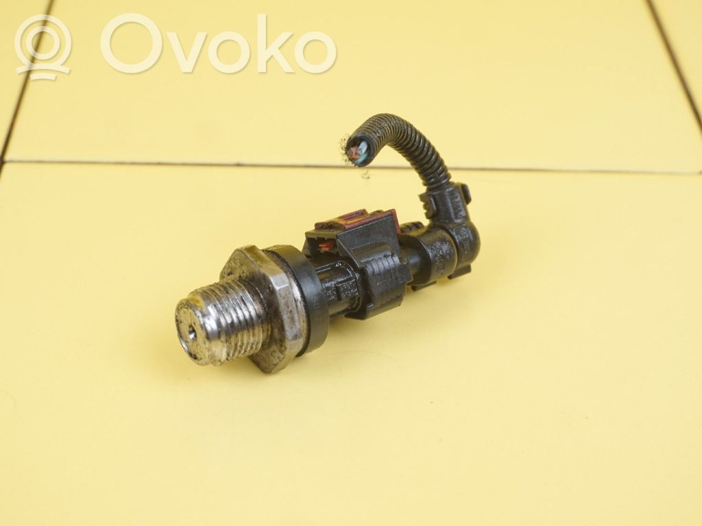 Opel Corsa E Датчик уровня горючего 