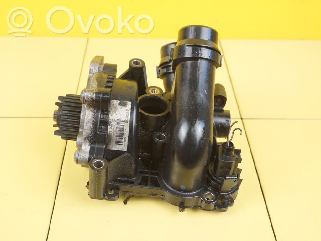 Audi A4 S4 B8 8K Vesipumppu 