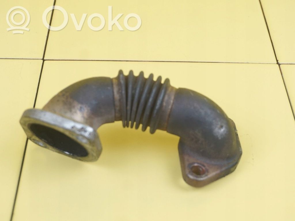 Mitsubishi Canter Caurulīte (-es) / šļūtene (-es) 