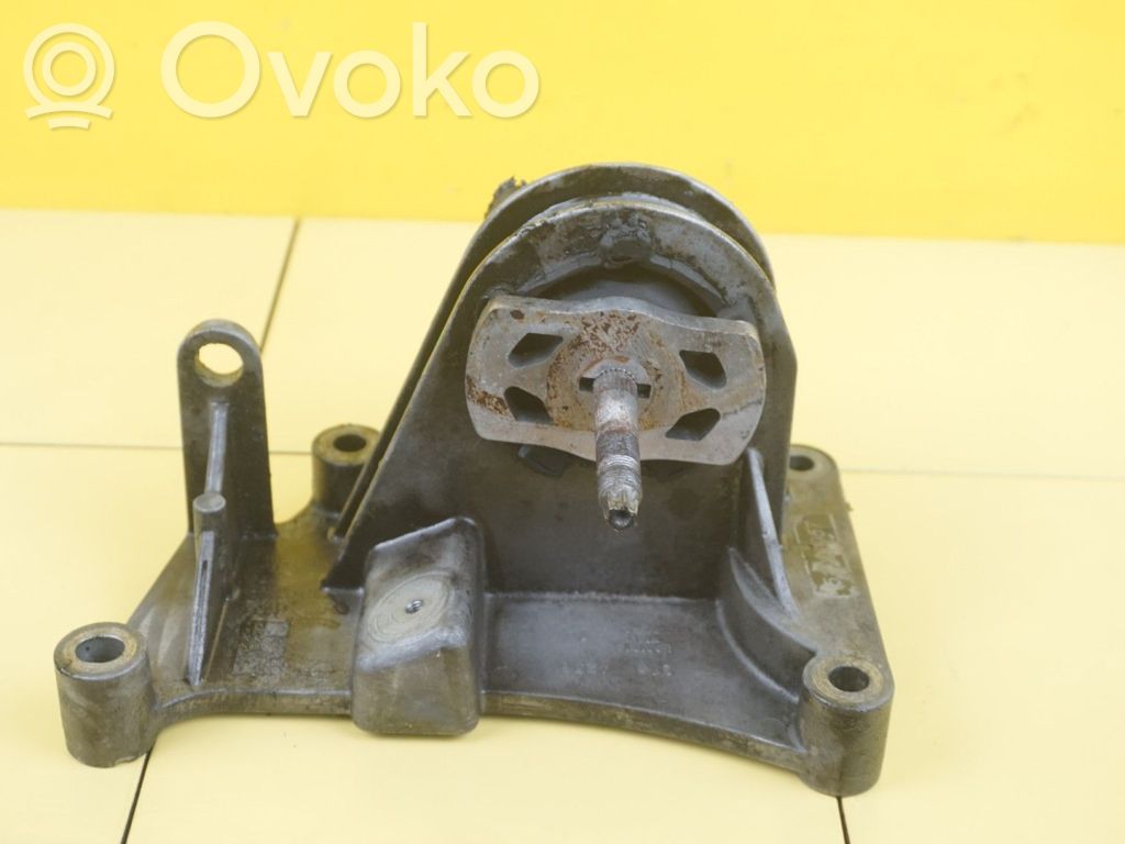 Fiat 500 Engine mounting bracket 
