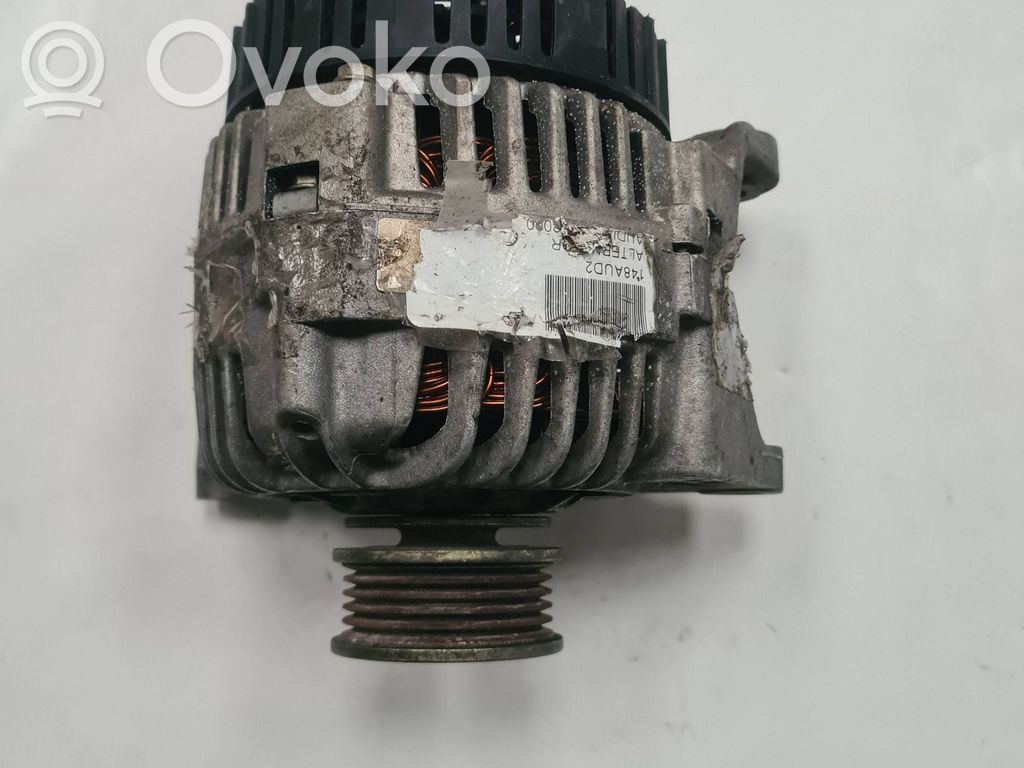 Audi A4 S4 B5 8D Alternador 