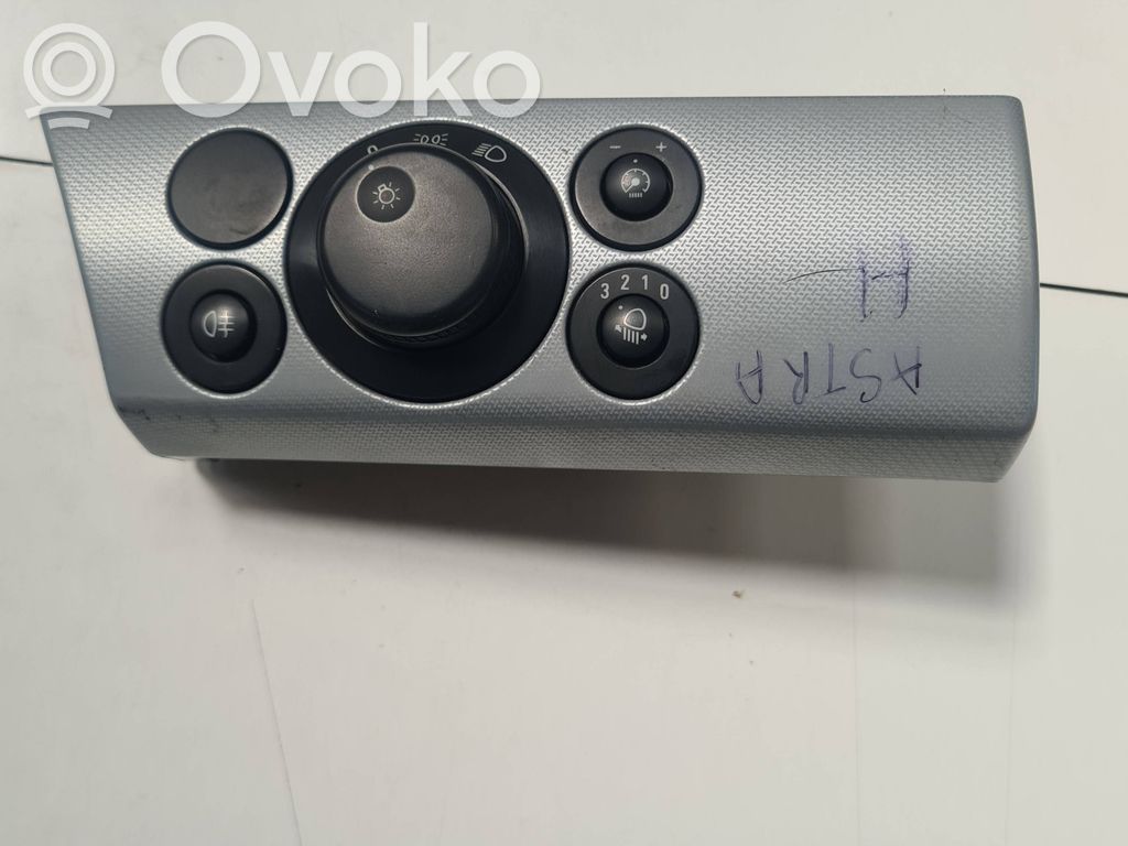 Opel Astra H Šviesų jungtukas 