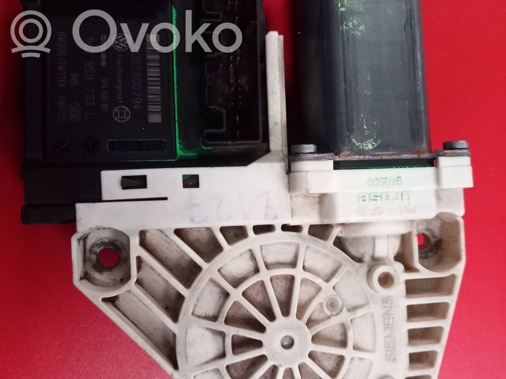 Volkswagen PASSAT B6 Silnik regulatora szyby drzwi przednich 