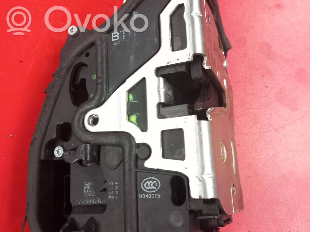 Rear door lock   A048315