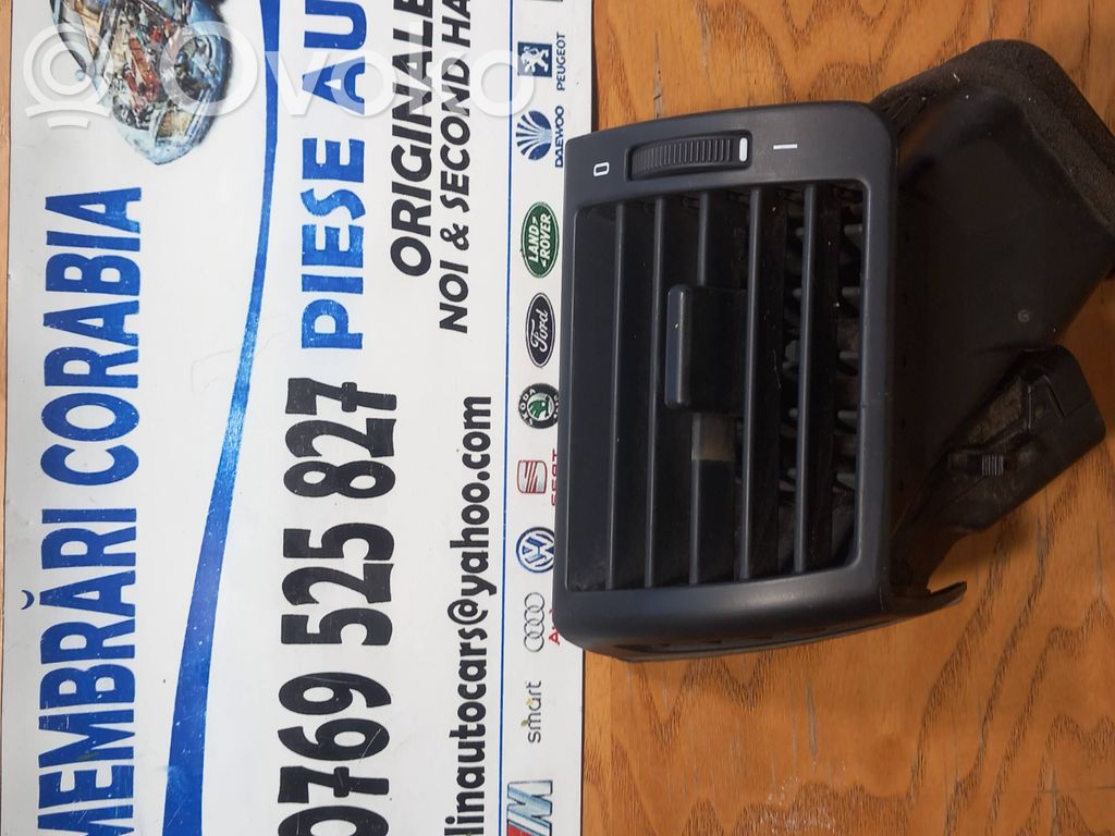 Šoninės oro grotelės   C369801,64228361898