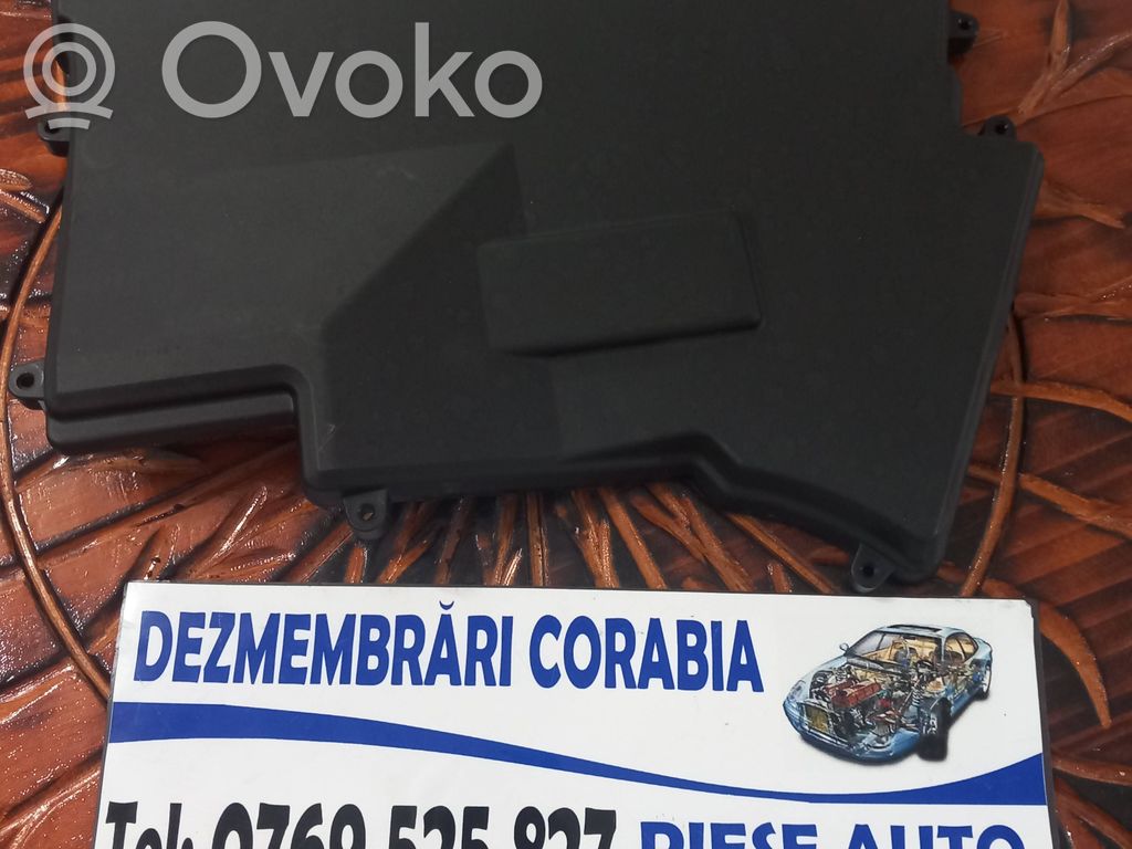 Dangtelis saugiklių dėžės   12901714090