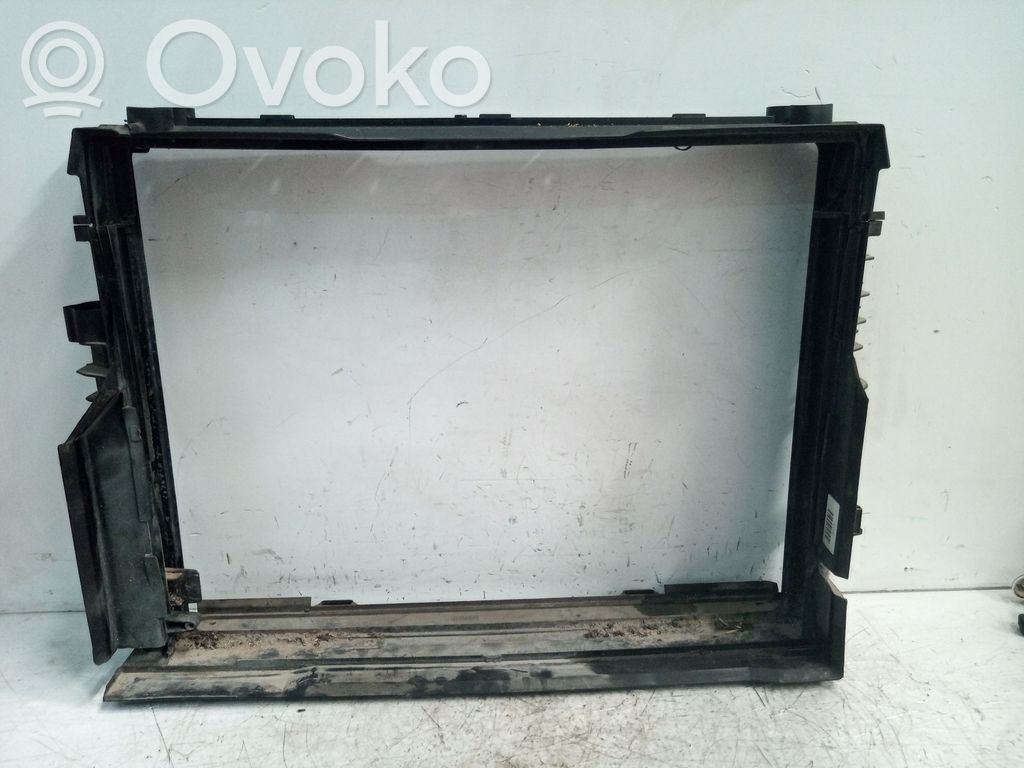 BMW 7 E65 E66 Radiatorių panelė 