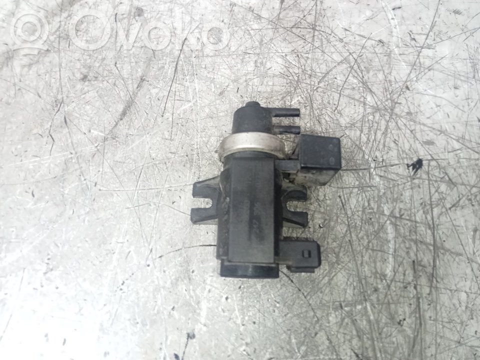 BMW 3 E46 Brīvgaitas vārsts (regulators) 