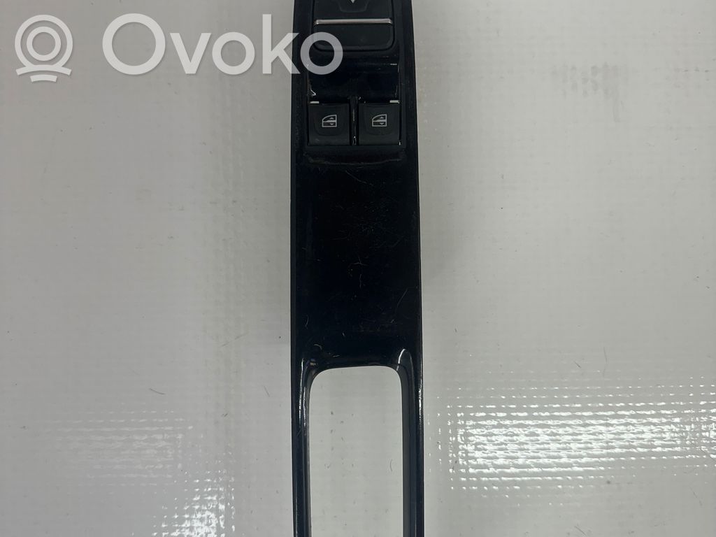 Renault Clio IV Przyciski szyb 