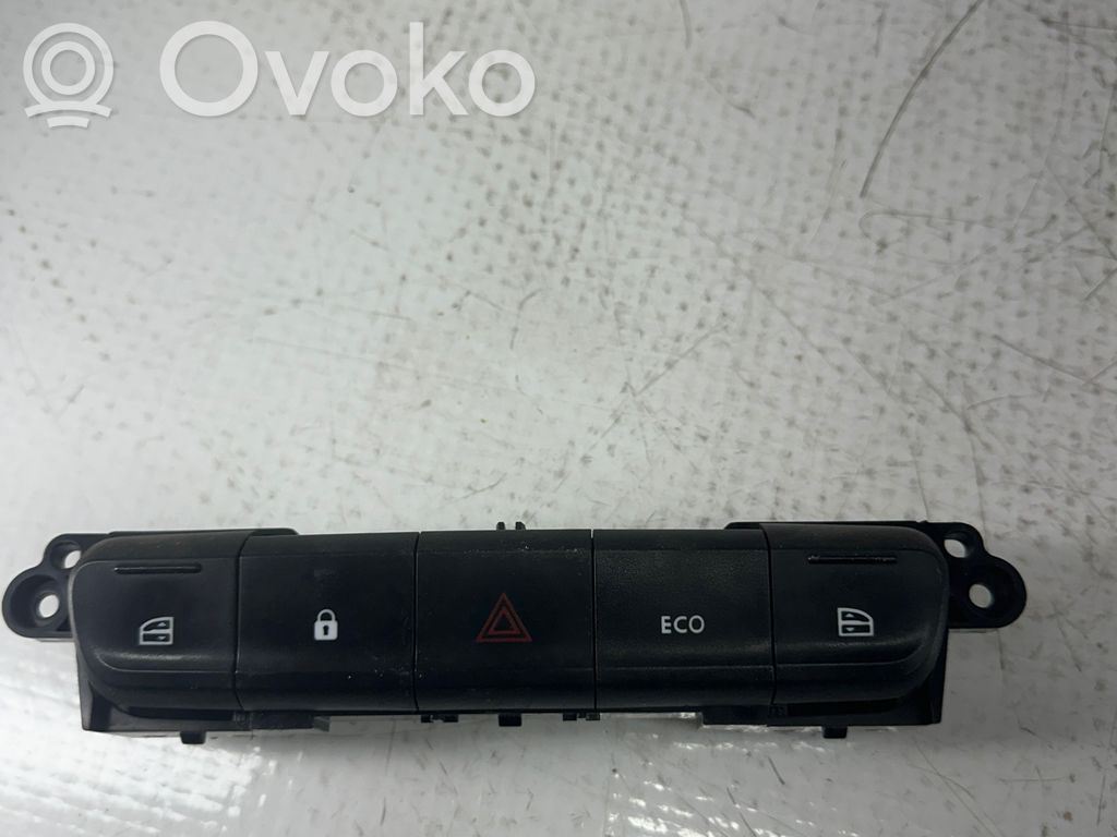 Botón interruptor de luz de peligro   252907063R,14SW4104630007