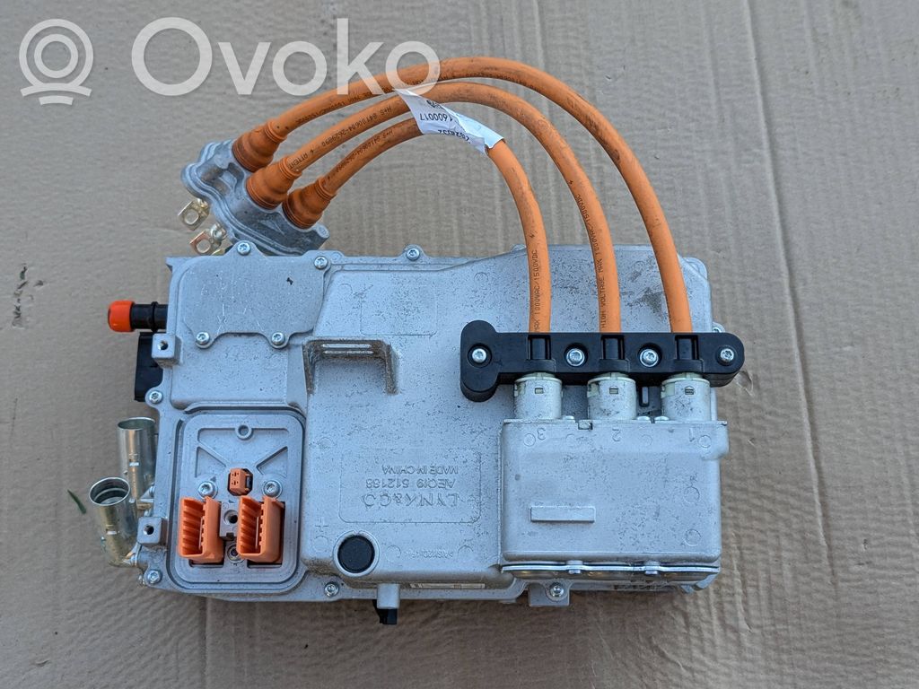 Lynk & co 01 Inversor/convertidor de voltaje 